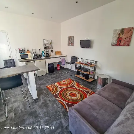 Chateau Des Lumieres Et Insolite Дом отдыха *