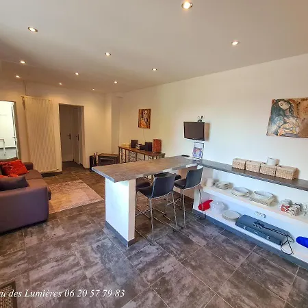 Chateau Des Lumieres Et Insolite Saint-Blimont